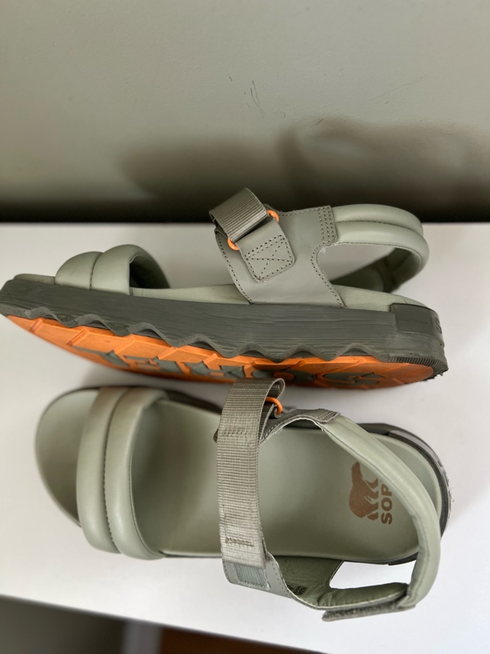 Sorel Vibe Olive Padded-Strap Sandals - Picture 4 of 5